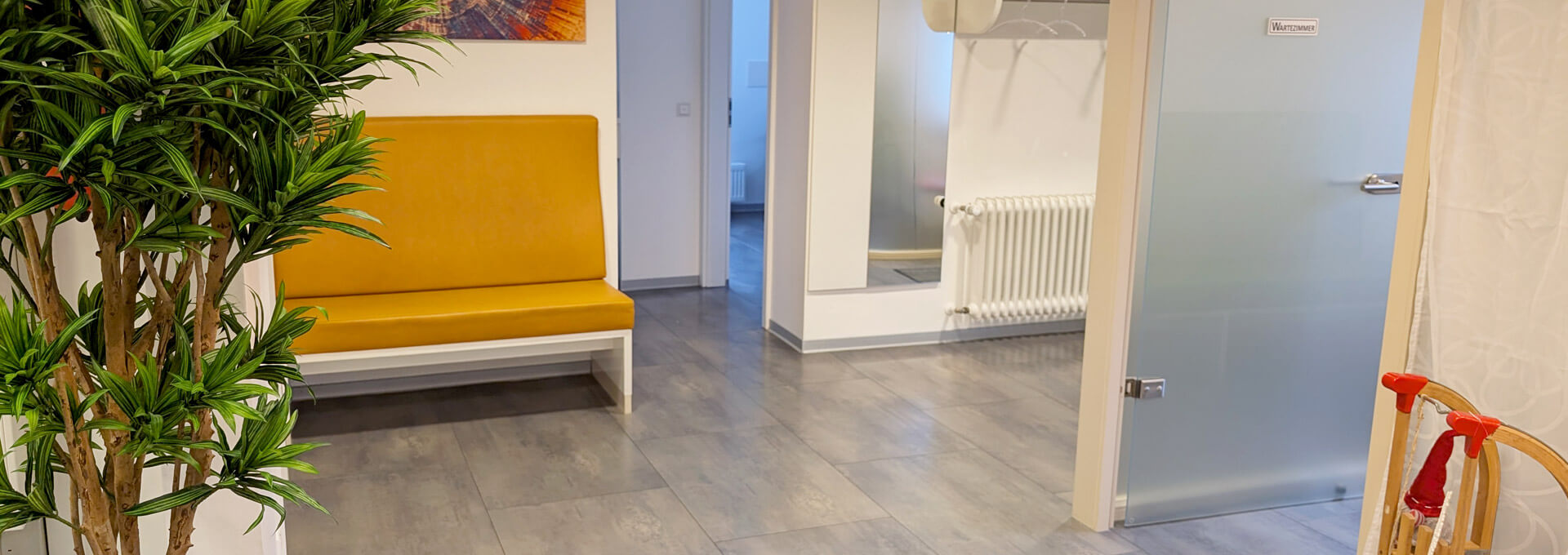 Innenansicht der Arztpraxis Martin Mühl in Illingen